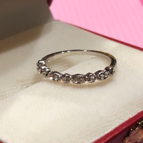 NEW•Silver and CZ promise ring wgf sz 8.5 - Picture 5 of 6